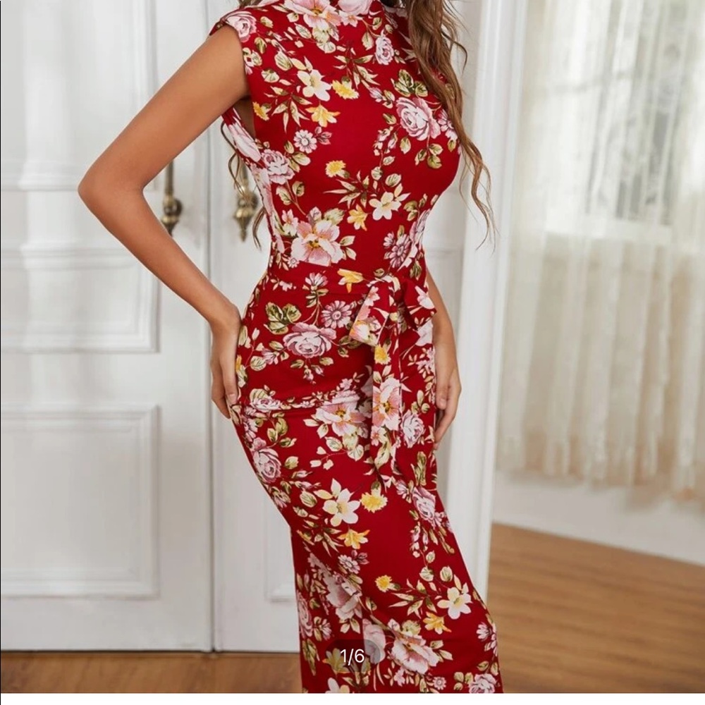 Midi dress, bodycon style